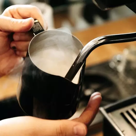 Odolná konvice Barista Hustle